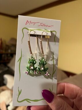 NWT Betsey Johnson Green Glitter Frog Drop Earrings with Pink Accents